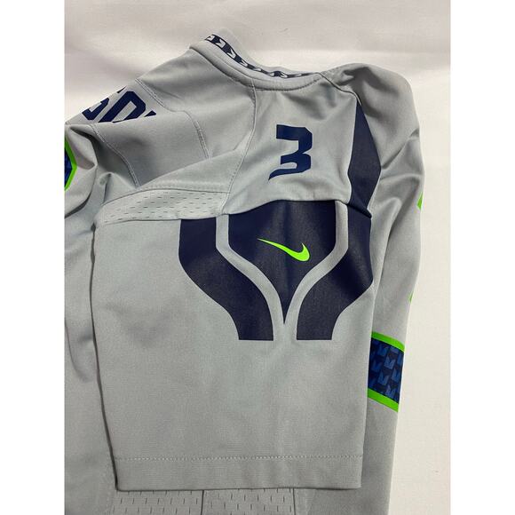 Russell Wilson Seattle Seahawks Jersey Size XL (Youth) Gray #3 NFL Team Apparel - Picture 2 of 10
